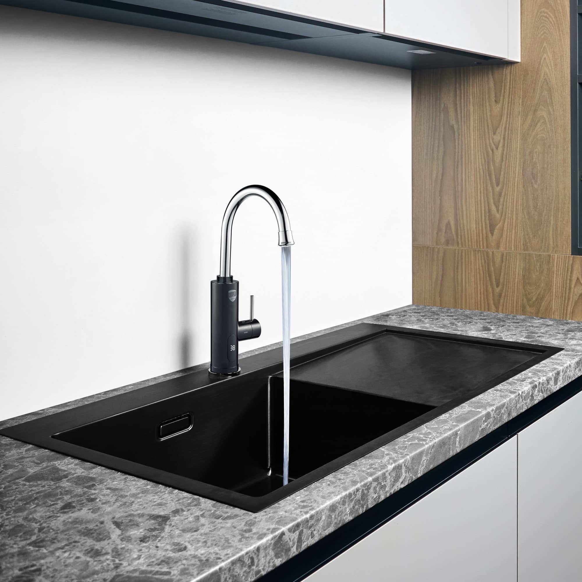 Водонагреватель проточный Royal Thermo QuickTap (Black) — фото 10
